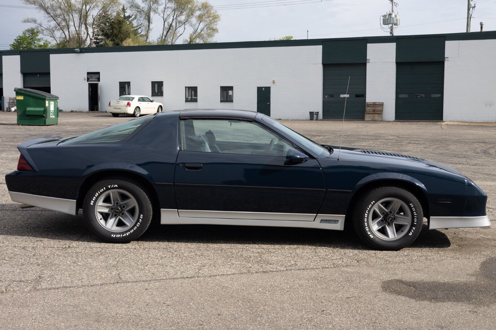 Chevrolet-Camaro-Coupe-1985-15