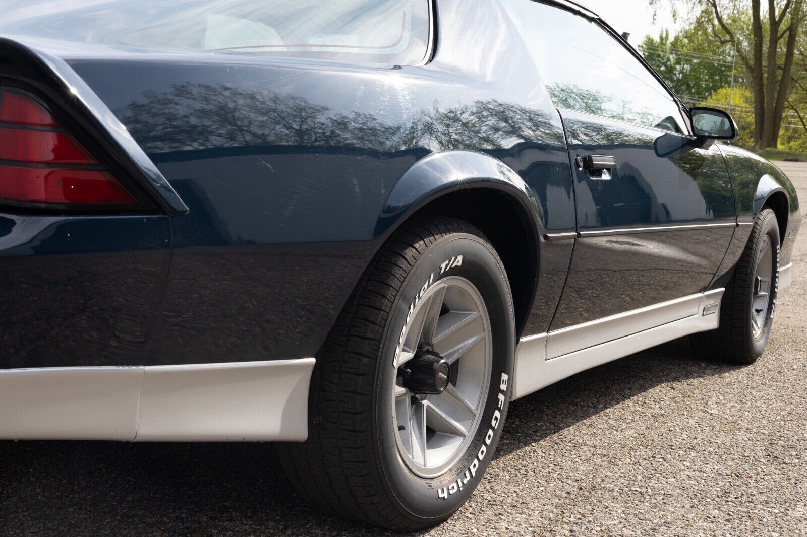 Chevrolet-Camaro-Coupe-1985-16