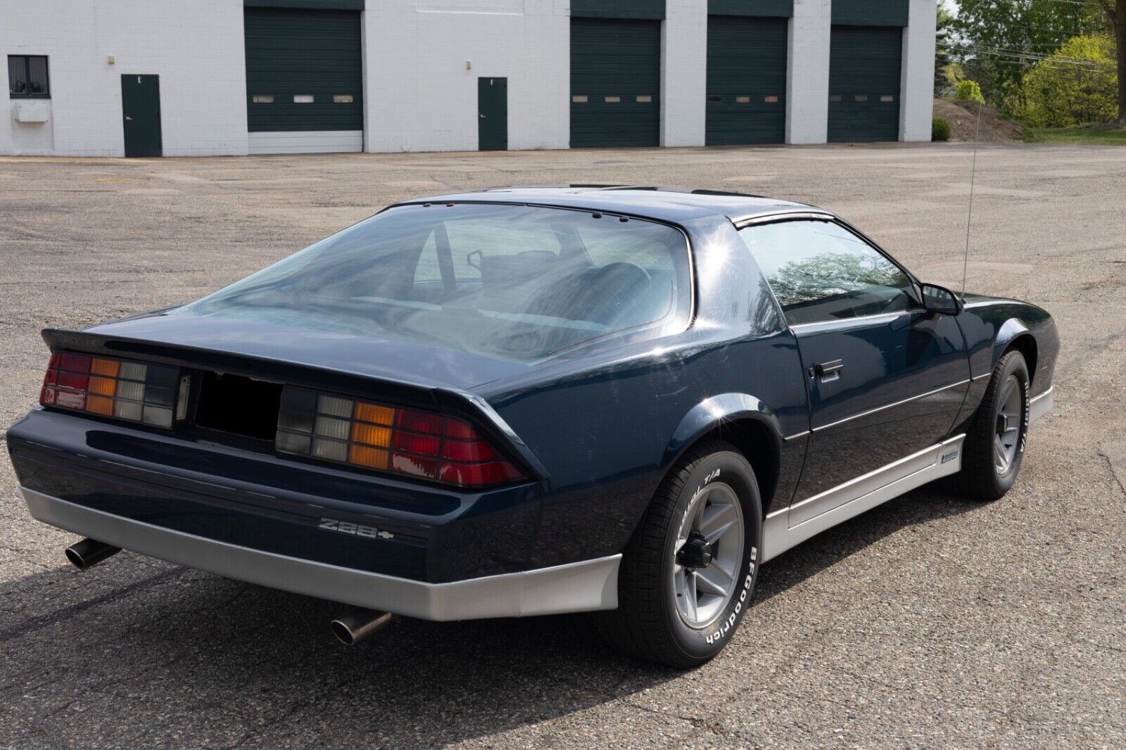 Chevrolet-Camaro-Coupe-1985-4