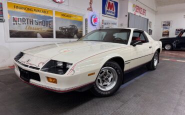 Chevrolet-Camaro-Coupe-1987-1