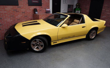 Chevrolet-Camaro-Coupe-1987-6