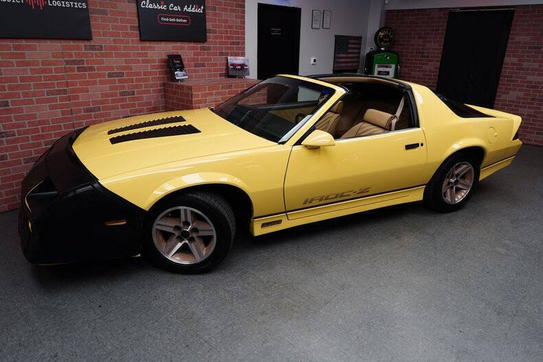 Chevrolet-Camaro-Coupe-1987-6