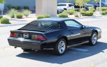 Chevrolet-Camaro-Coupe-1987-8