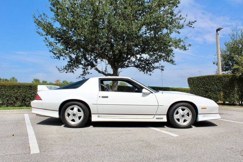 Chevrolet-Camaro-Coupe-1991-1