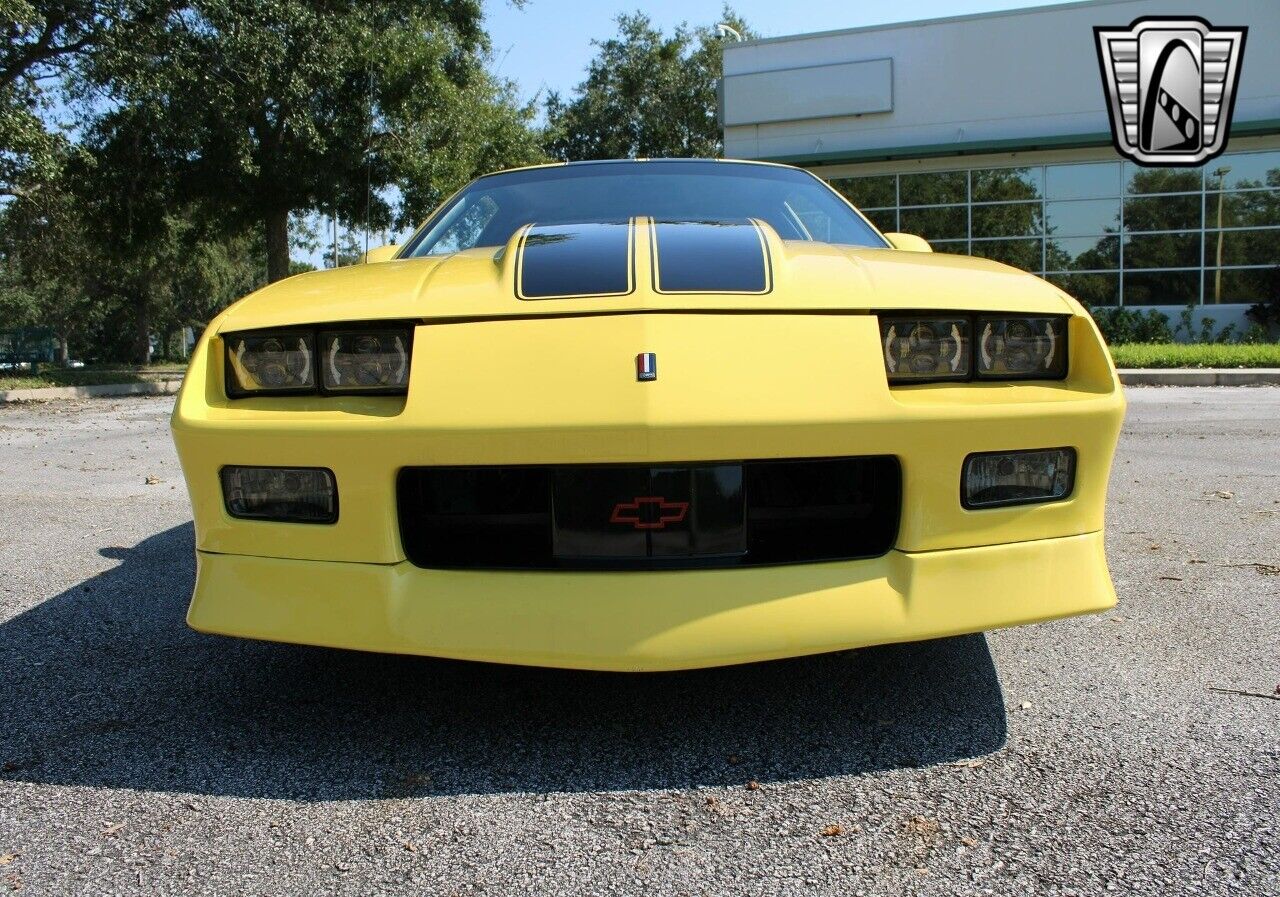 Chevrolet-Camaro-Coupe-1992-10