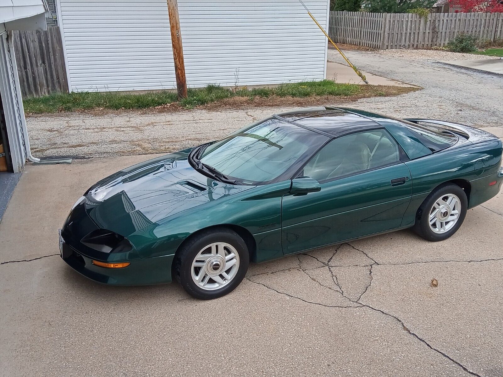 Chevrolet-Camaro-Coupe-1995-1