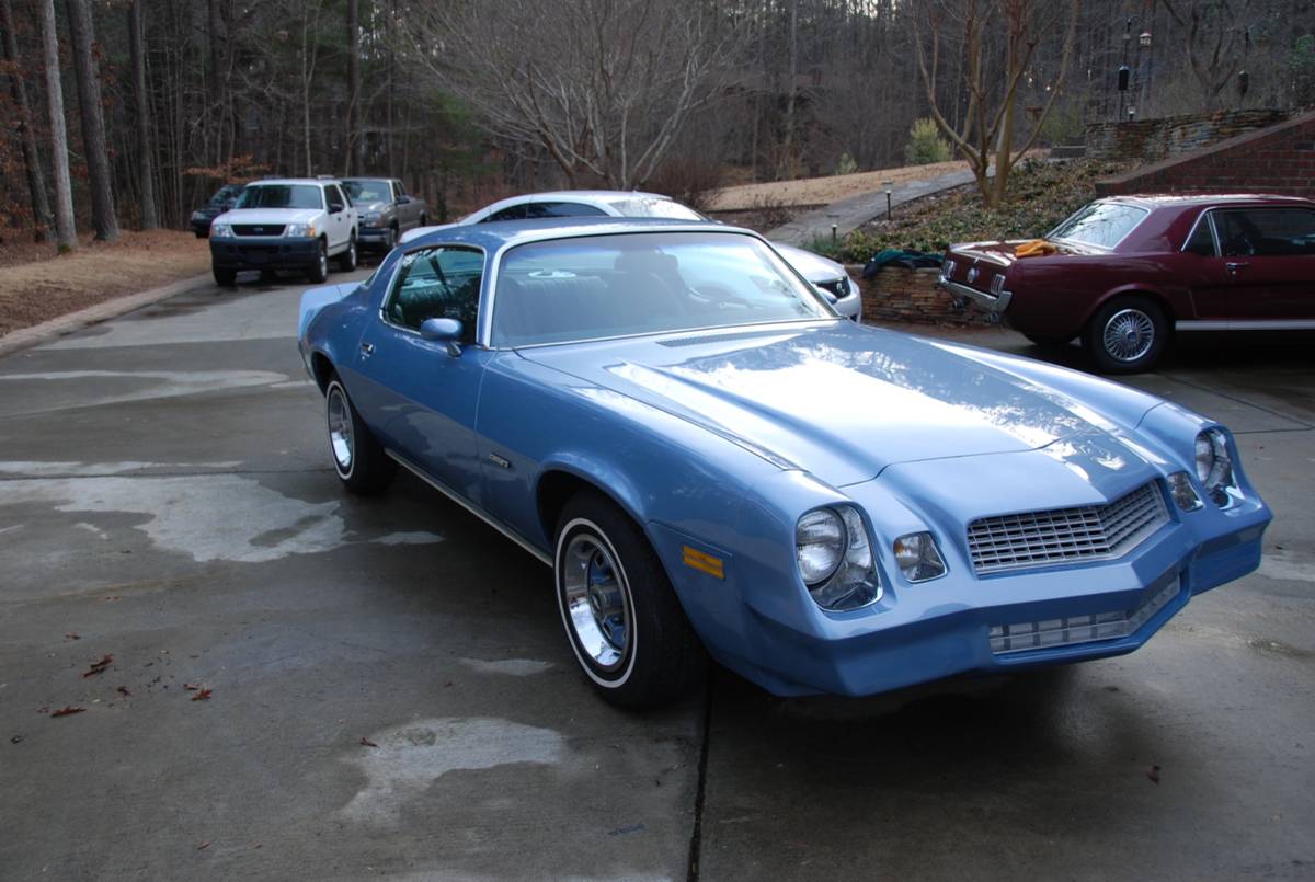 Chevrolet-Camaro-sport-coupe-1981-16