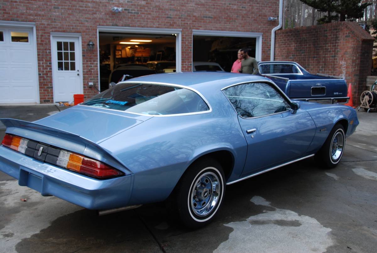 Chevrolet-Camaro-sport-coupe-1981-3