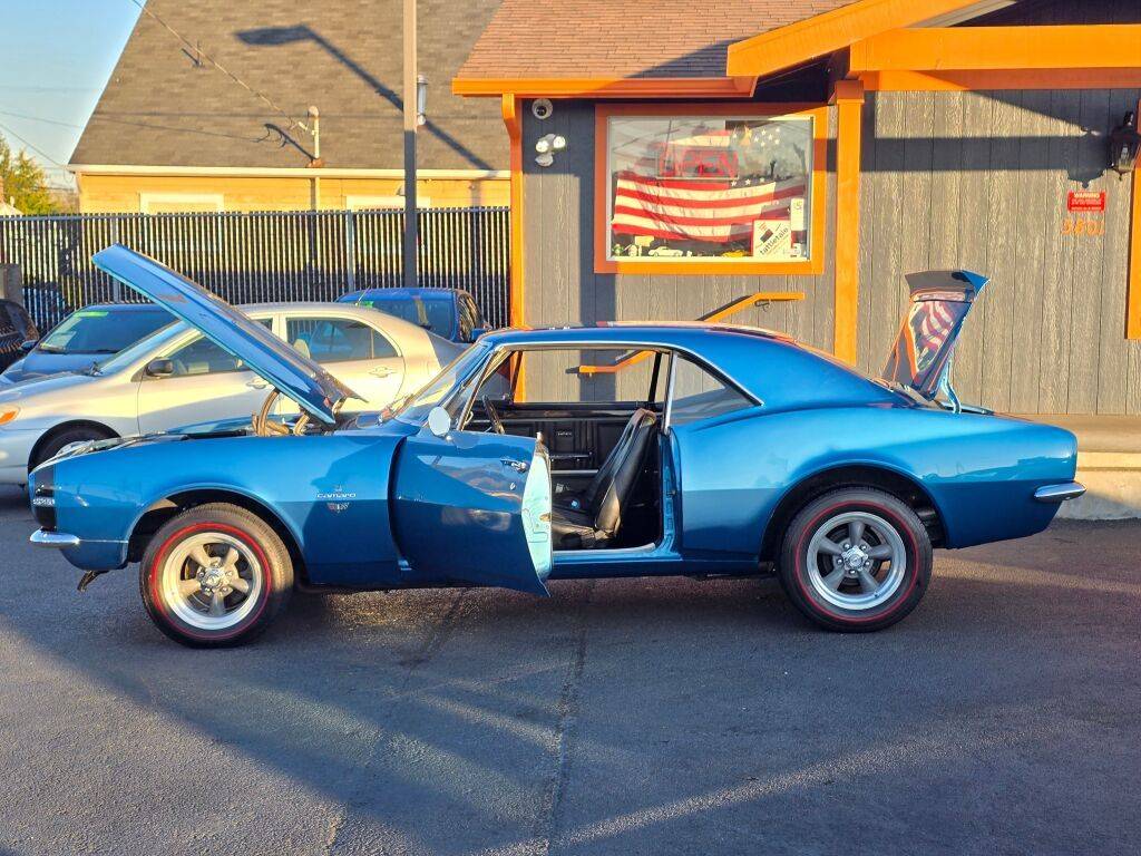 Chevrolet-Camaro-ss-1967-10