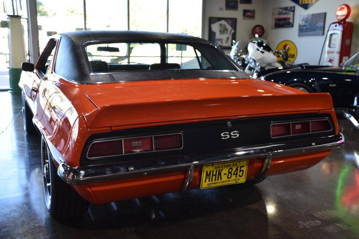 Chevrolet-Camaro-ss396-x22-1969-3