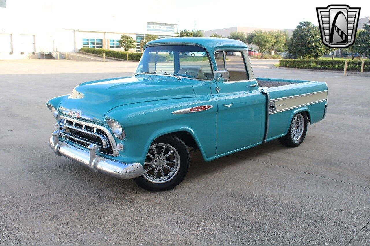 Chevrolet-Cameo-Pickup-1957-2