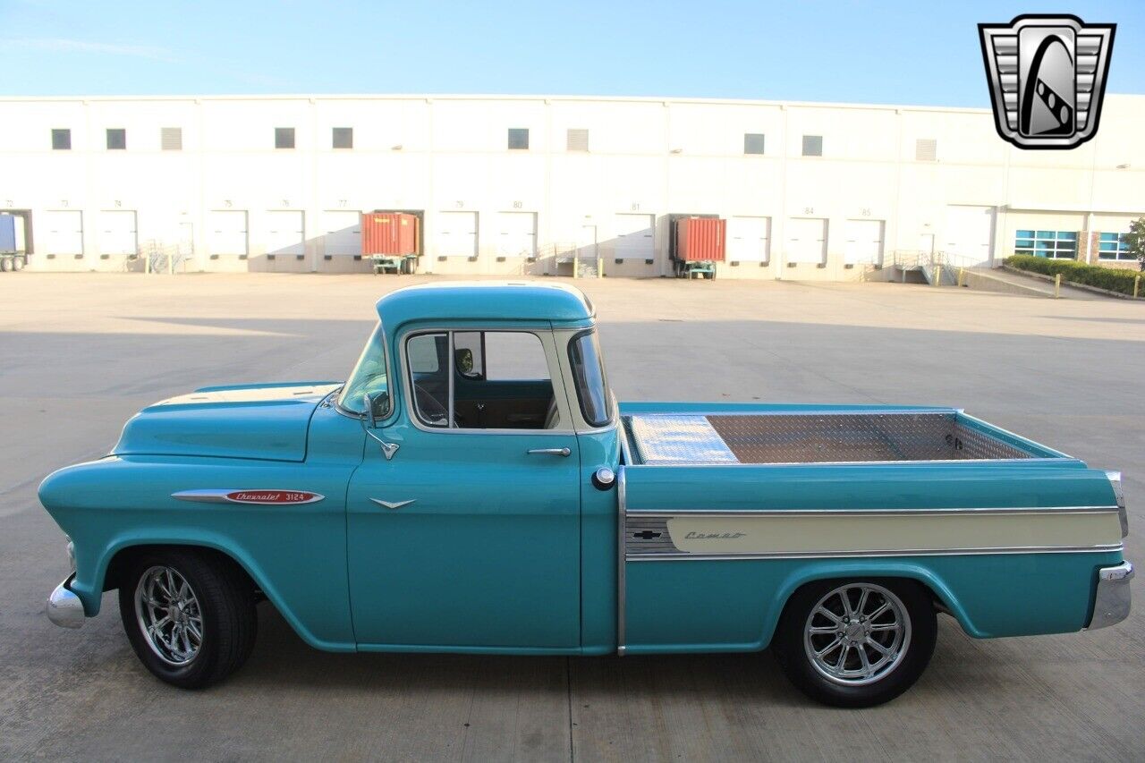 Chevrolet-Cameo-Pickup-1957-3