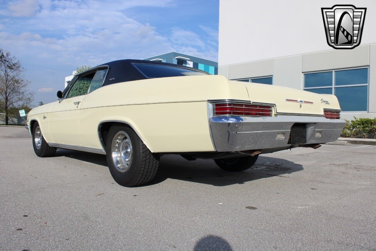 Chevrolet-Caprice-Coupe-1966-4