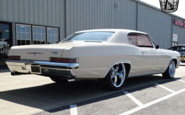 Chevrolet-Caprice-Coupe-1966-7