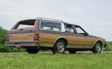 Chevrolet-Caprice-Wagon-Break-1989-4