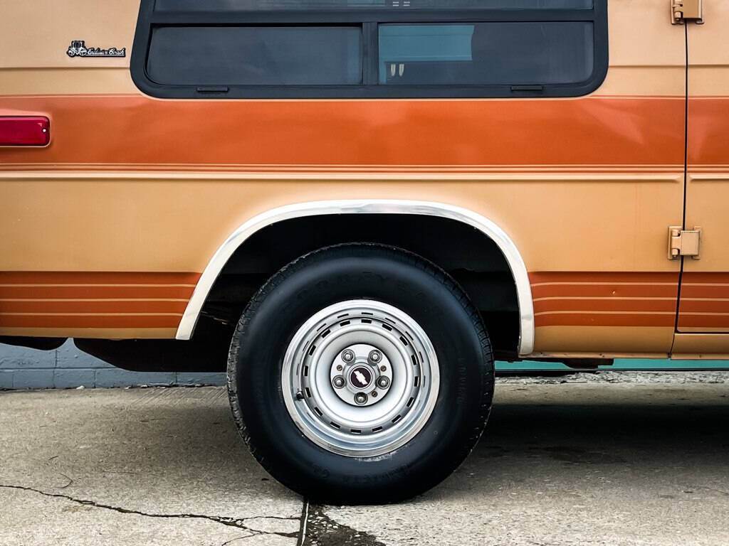 Chevrolet-Chevy-Van-1985-11