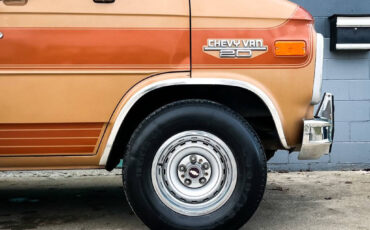 Chevrolet-Chevy-Van-1985-12