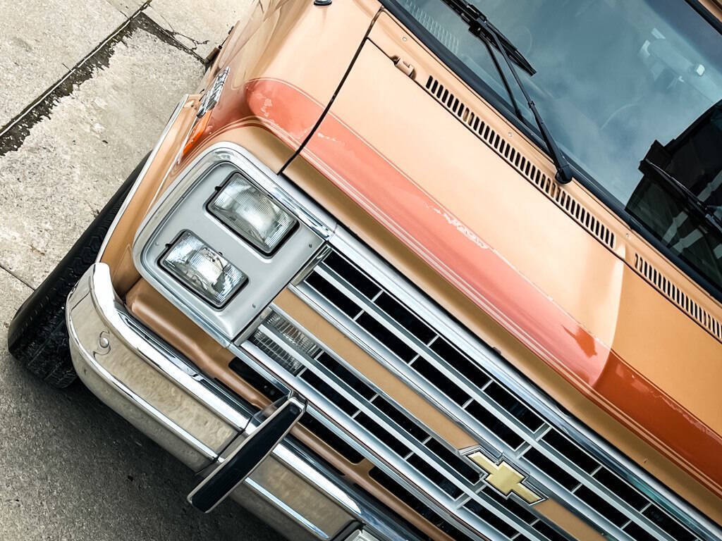 Chevrolet-Chevy-Van-1985-14