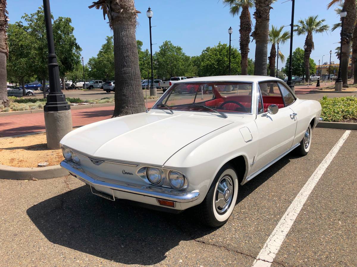 Chevrolet-Corvair-1966-19