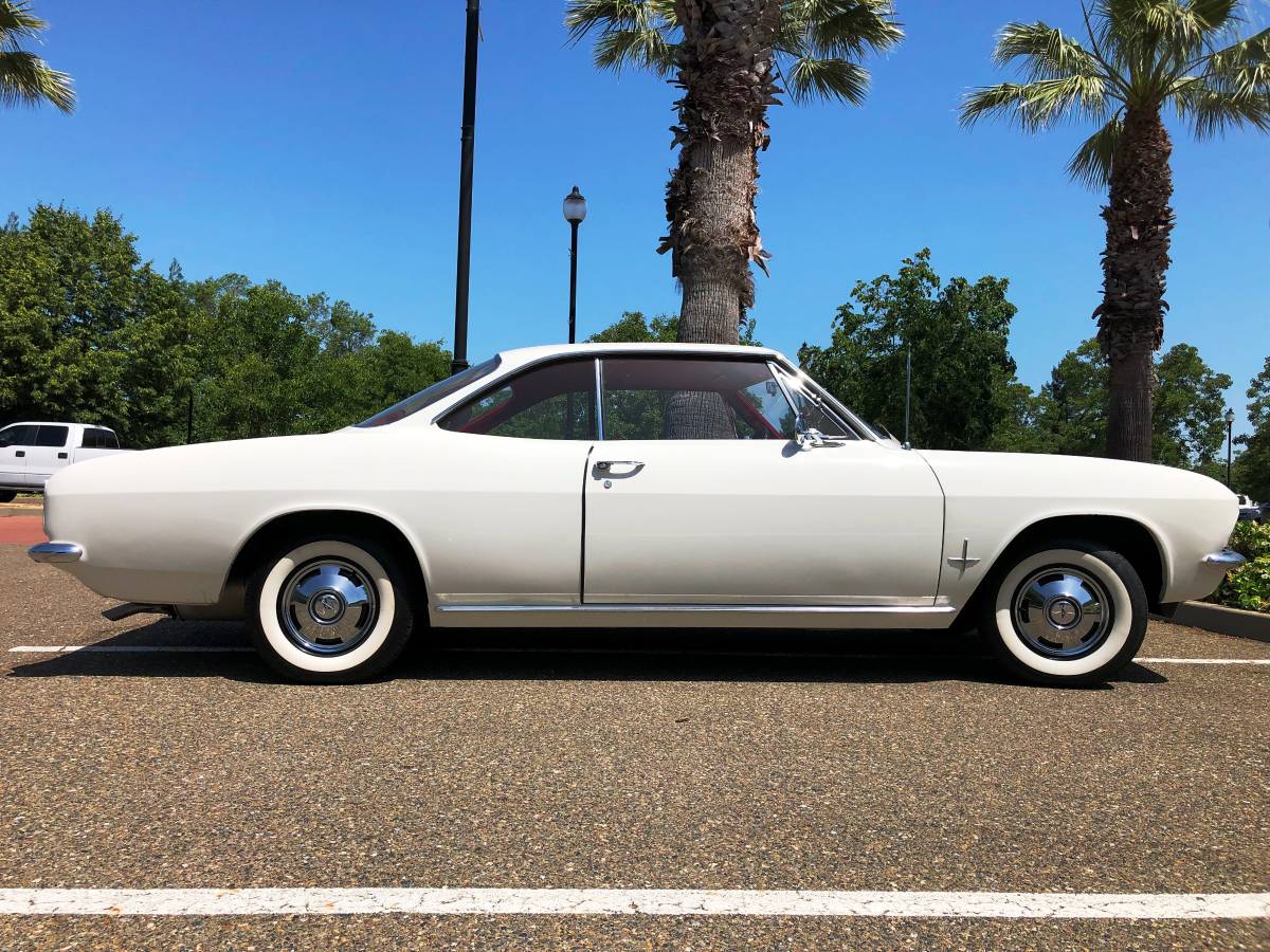 Chevrolet-Corvair-1966-2