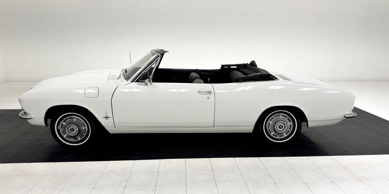 Chevrolet-Corvair-Cabriolet-1965-3