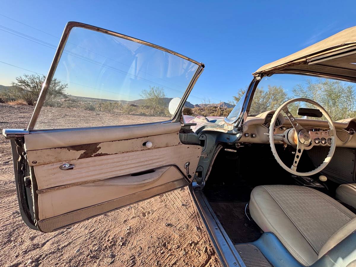 Chevrolet-Corvette-1957-14