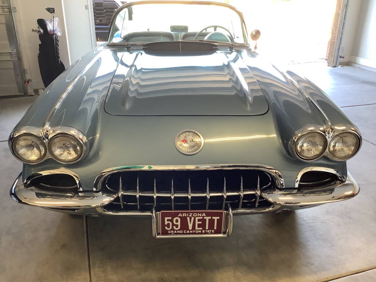 Chevrolet-Corvette-1959