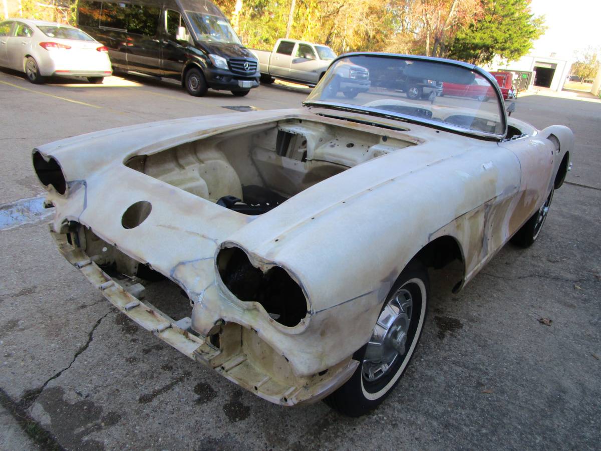 Chevrolet-Corvette-1959-3