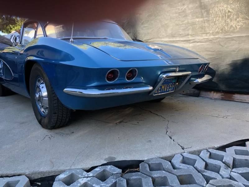 Chevrolet-Corvette-1961-1