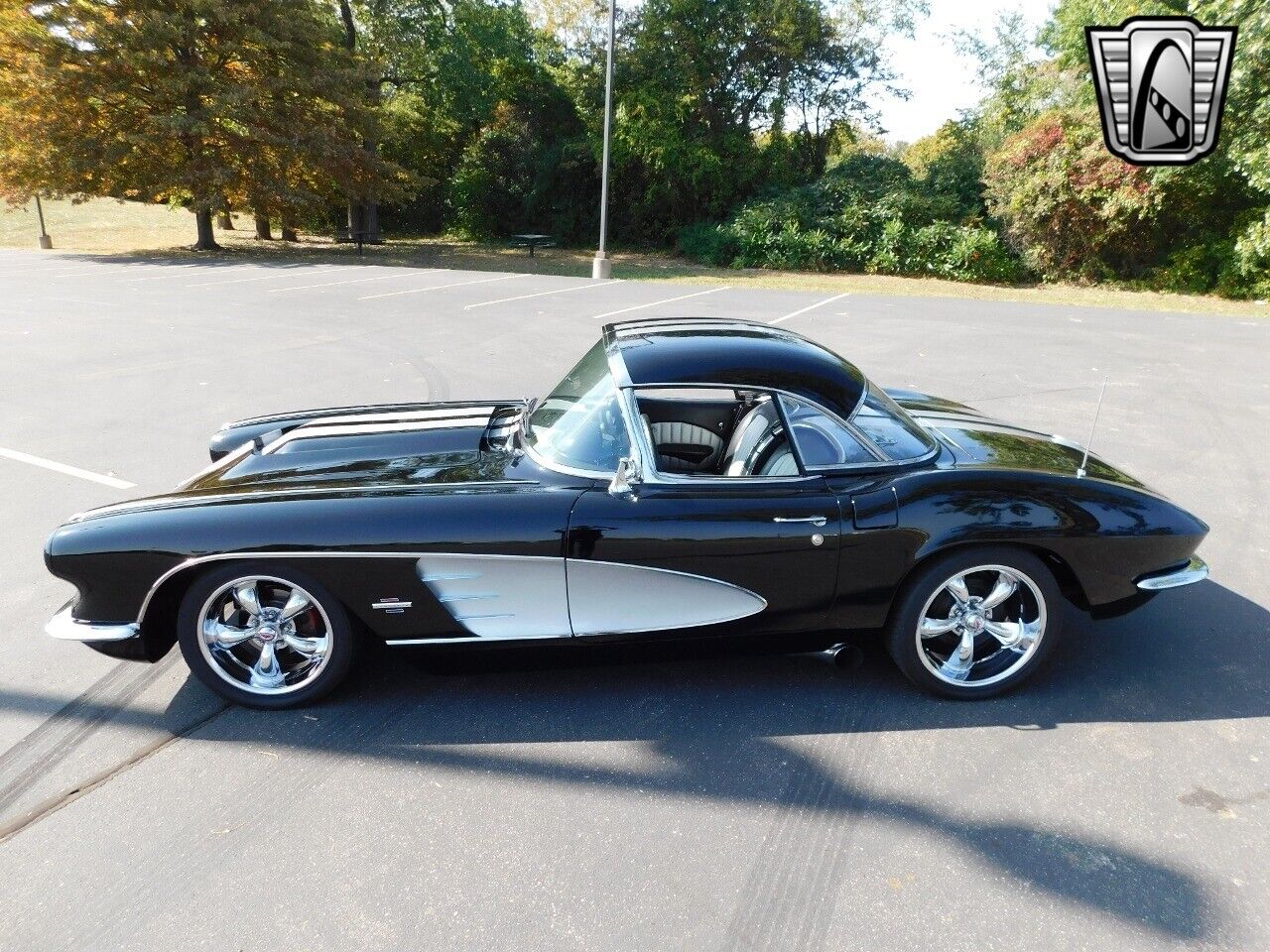 Chevrolet-Corvette-1961-3