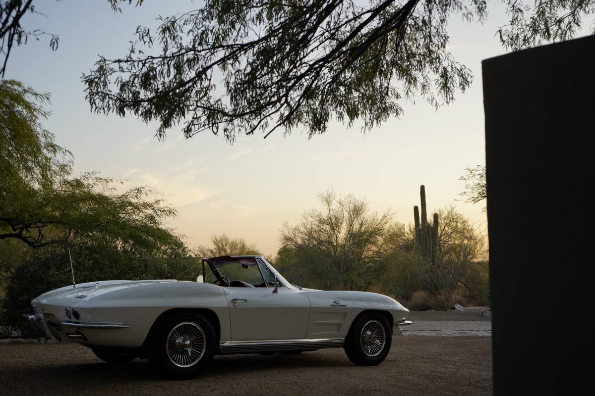 Chevrolet-Corvette-1964-1