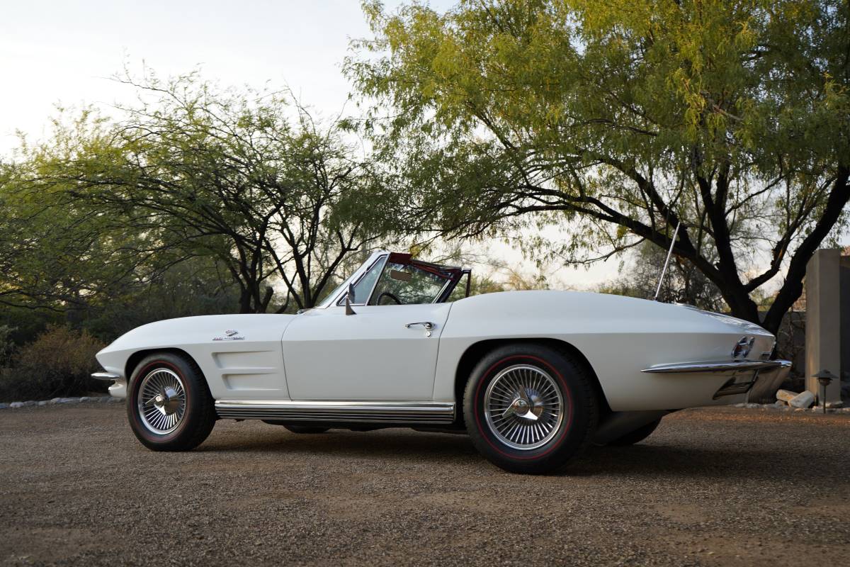 Chevrolet-Corvette-1964-14