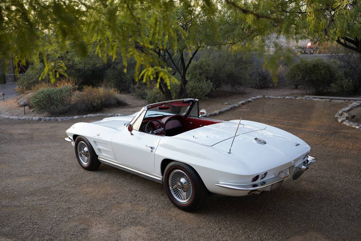 Chevrolet-Corvette-1964-15