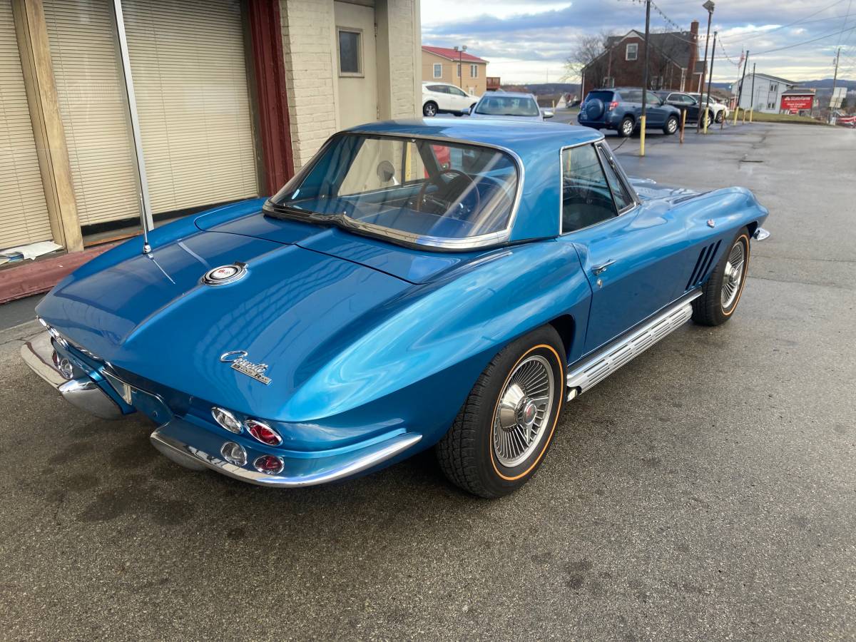 Chevrolet-Corvette-1965-1