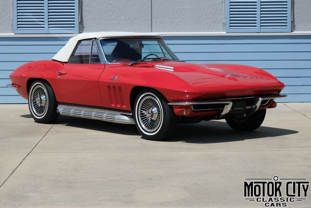 Chevrolet-Corvette-1965-1