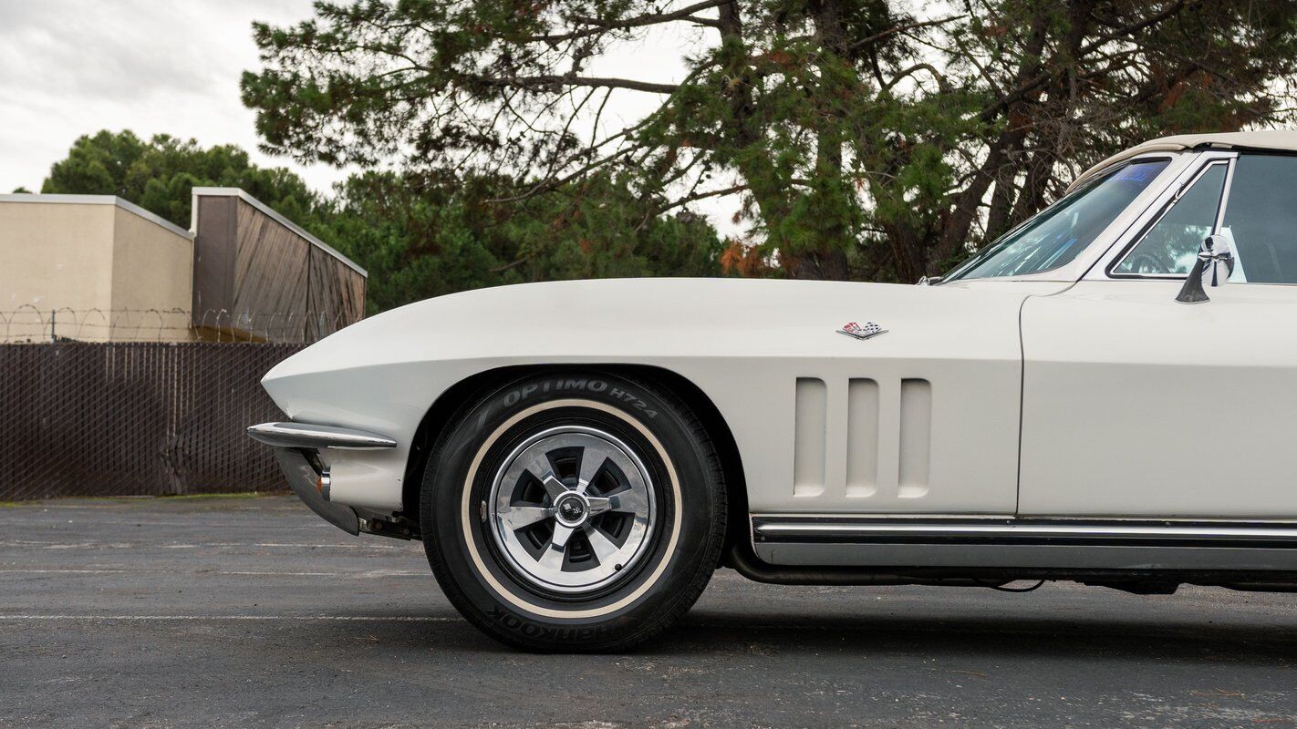 Chevrolet-Corvette-1965-10