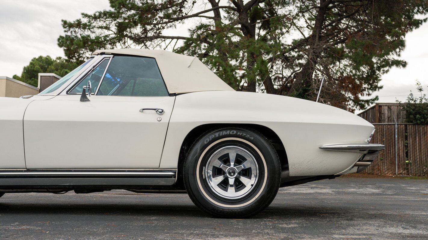 Chevrolet-Corvette-1965-11