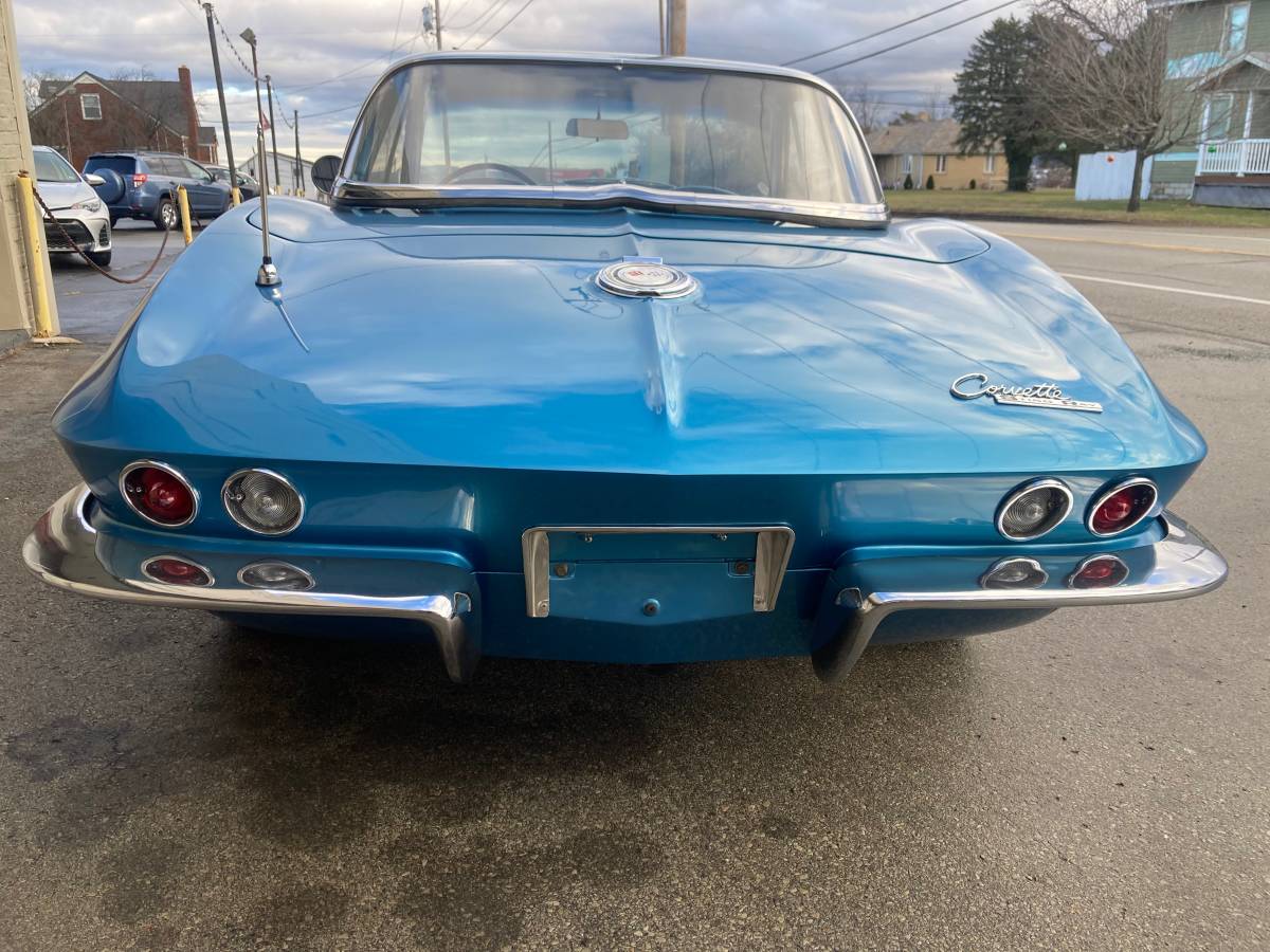 Chevrolet-Corvette-1965-2