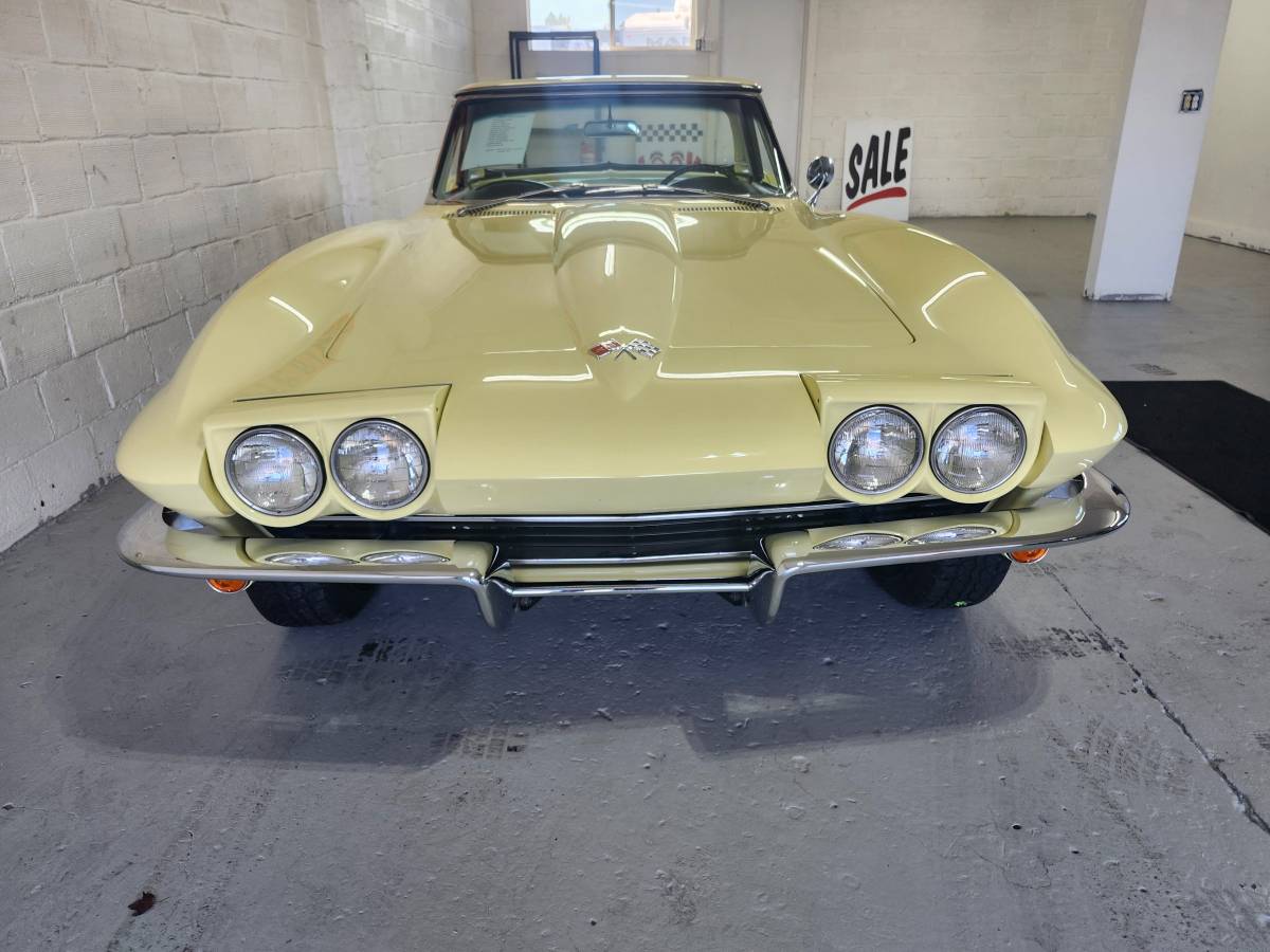 Chevrolet-Corvette-1965-9