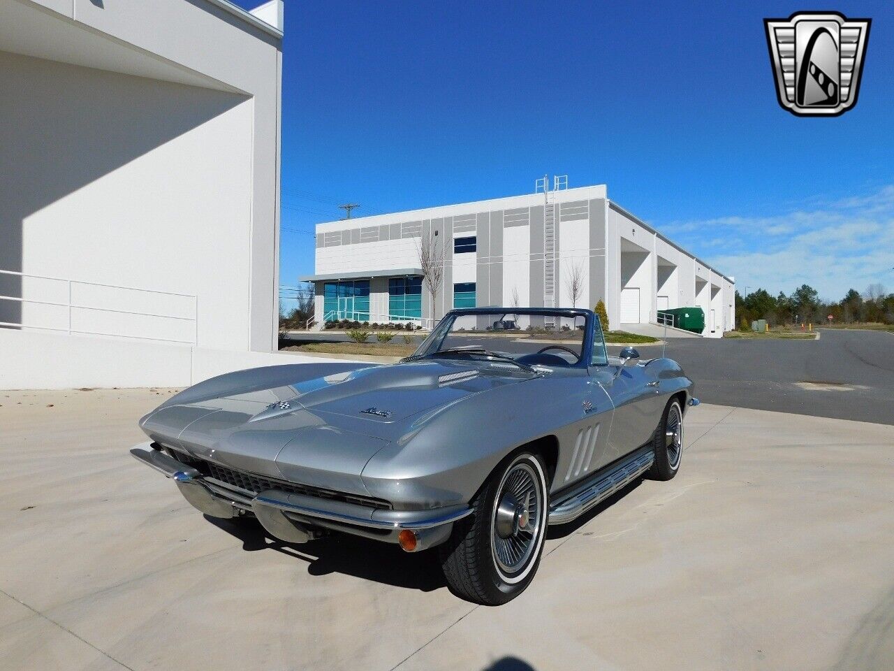 Chevrolet-Corvette-1966-4