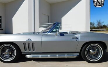 Chevrolet-Corvette-1966-6