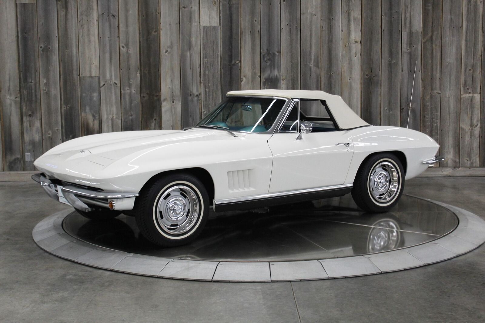 Chevrolet-Corvette-1967-1