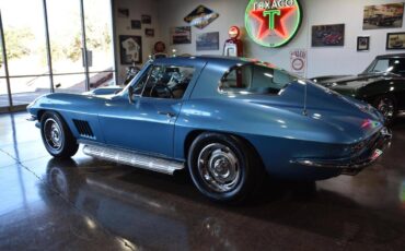 Chevrolet-Corvette-1967-2