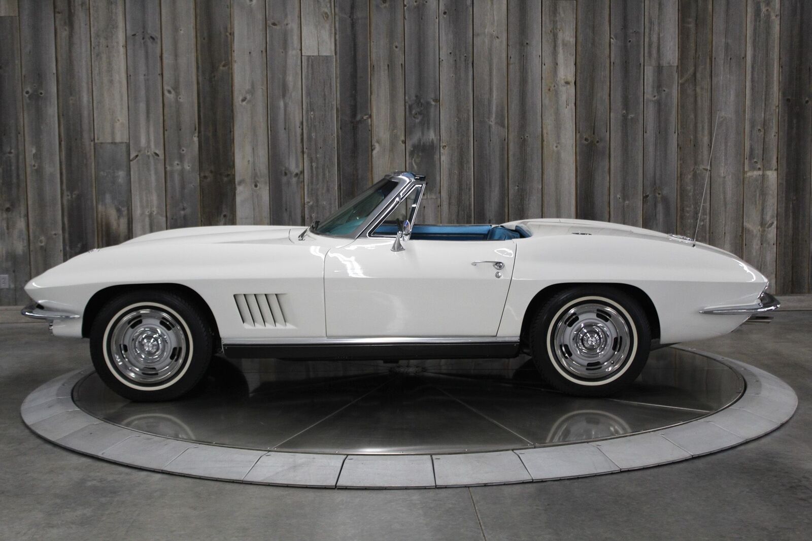 Chevrolet-Corvette-1967-2