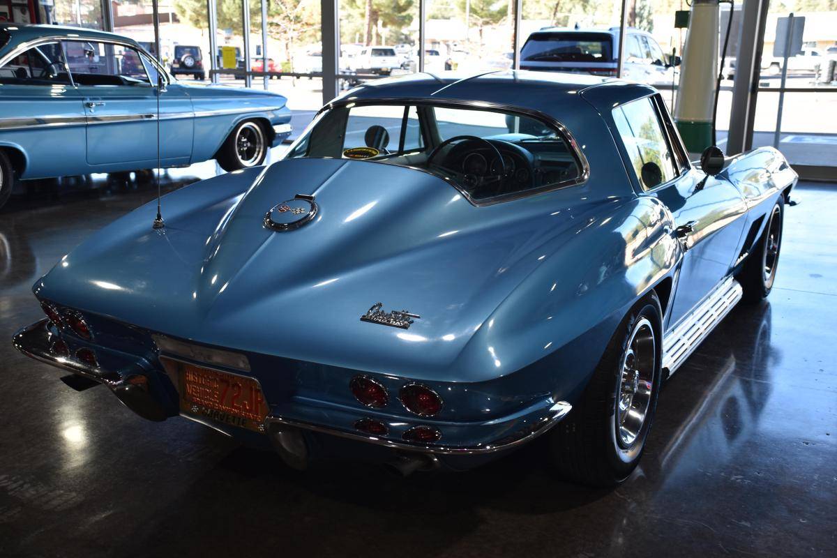 Chevrolet-Corvette-1967-22