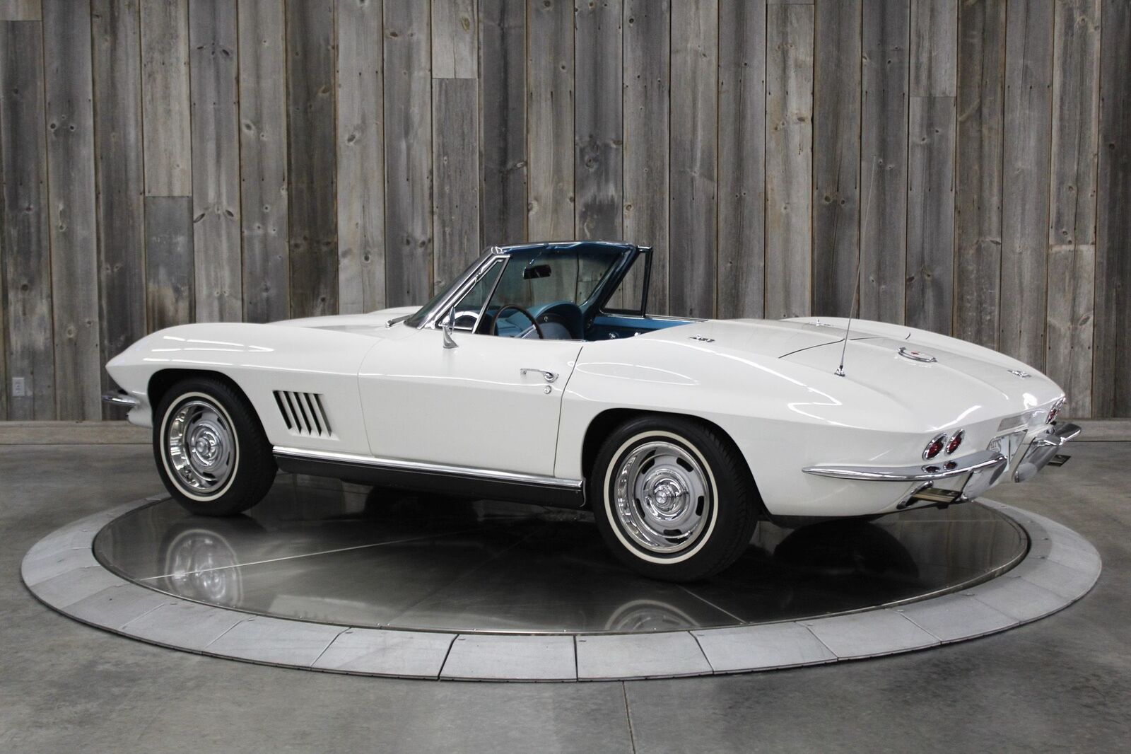 Chevrolet-Corvette-1967-4