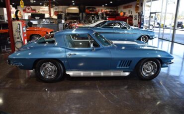 Chevrolet-Corvette-1967-5