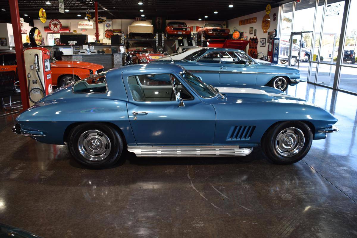 Chevrolet-Corvette-1967-5