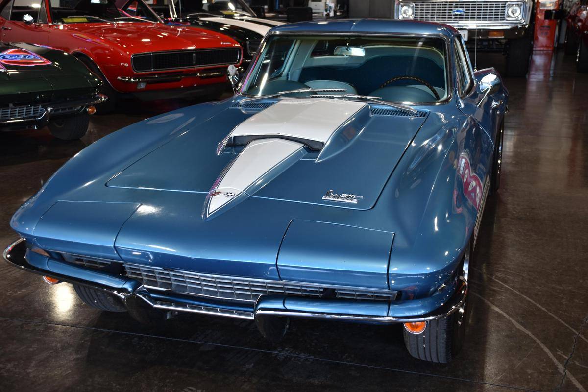 Chevrolet-Corvette-1967-8