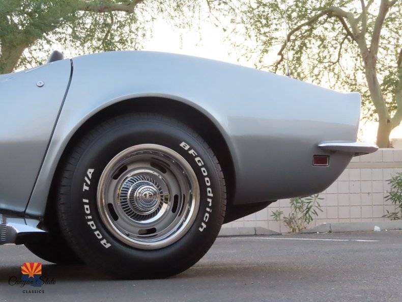 Chevrolet-Corvette-1969-16